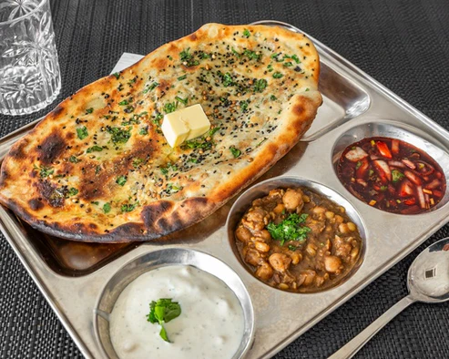 Street-Food-Kulcha-Thali-Amritsar
